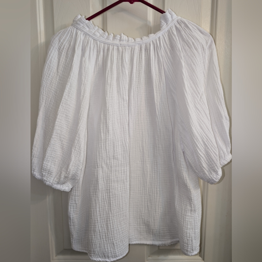 Large Just Living All White Ruffle Neckline Short Sleeve Blouse - Picture 4 of 5